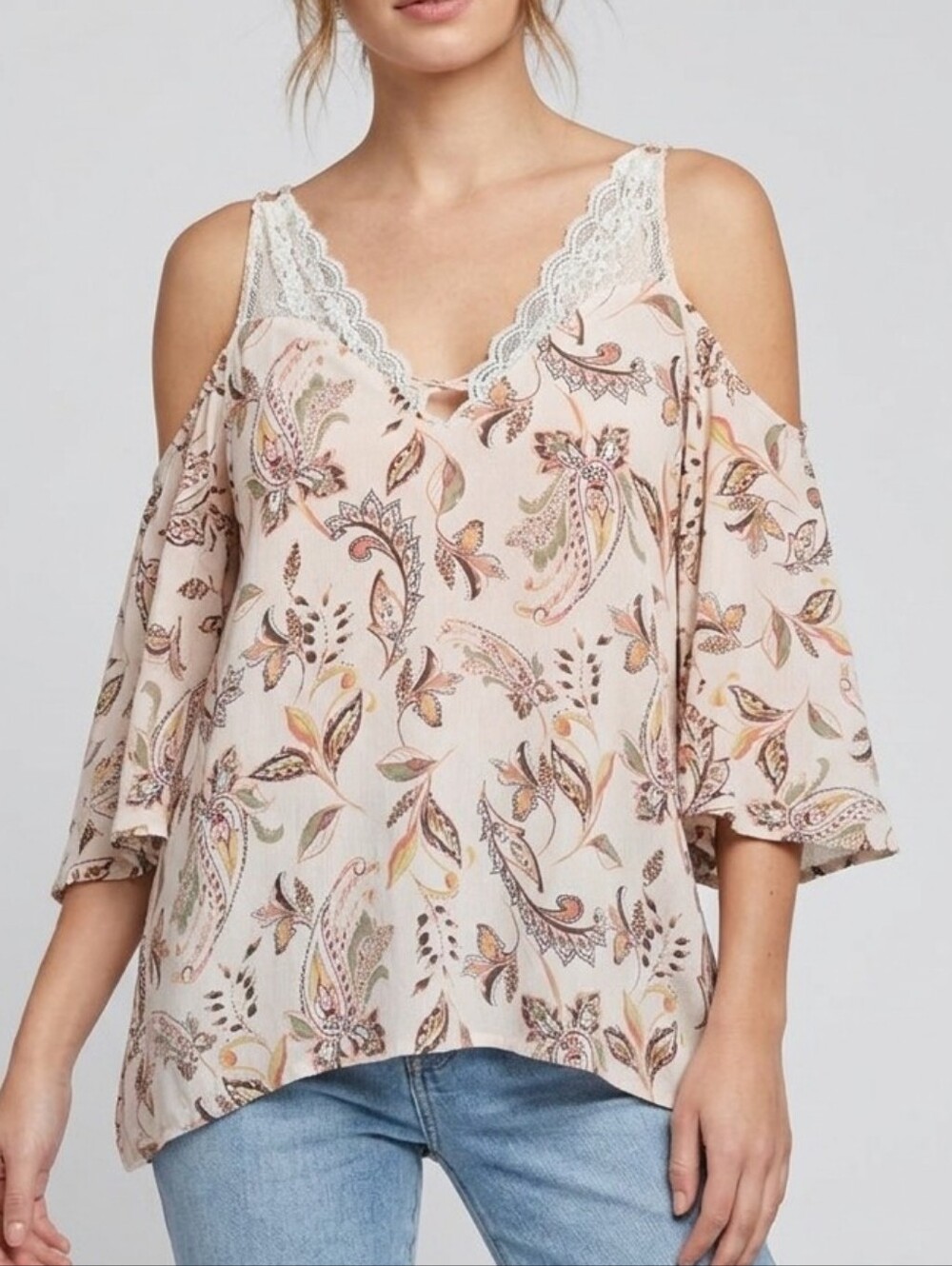 Gimmicks Floral Paisley Cold Shoulder Lace Top - Medium